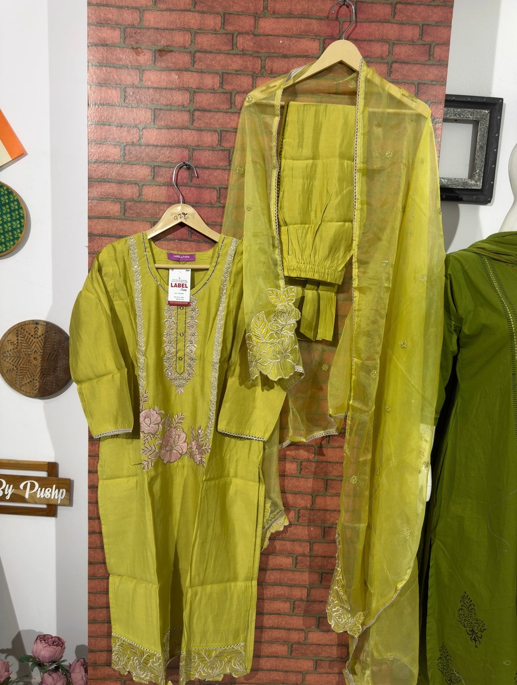 Ghiya  cutowork Set | Cotton silk| With lining