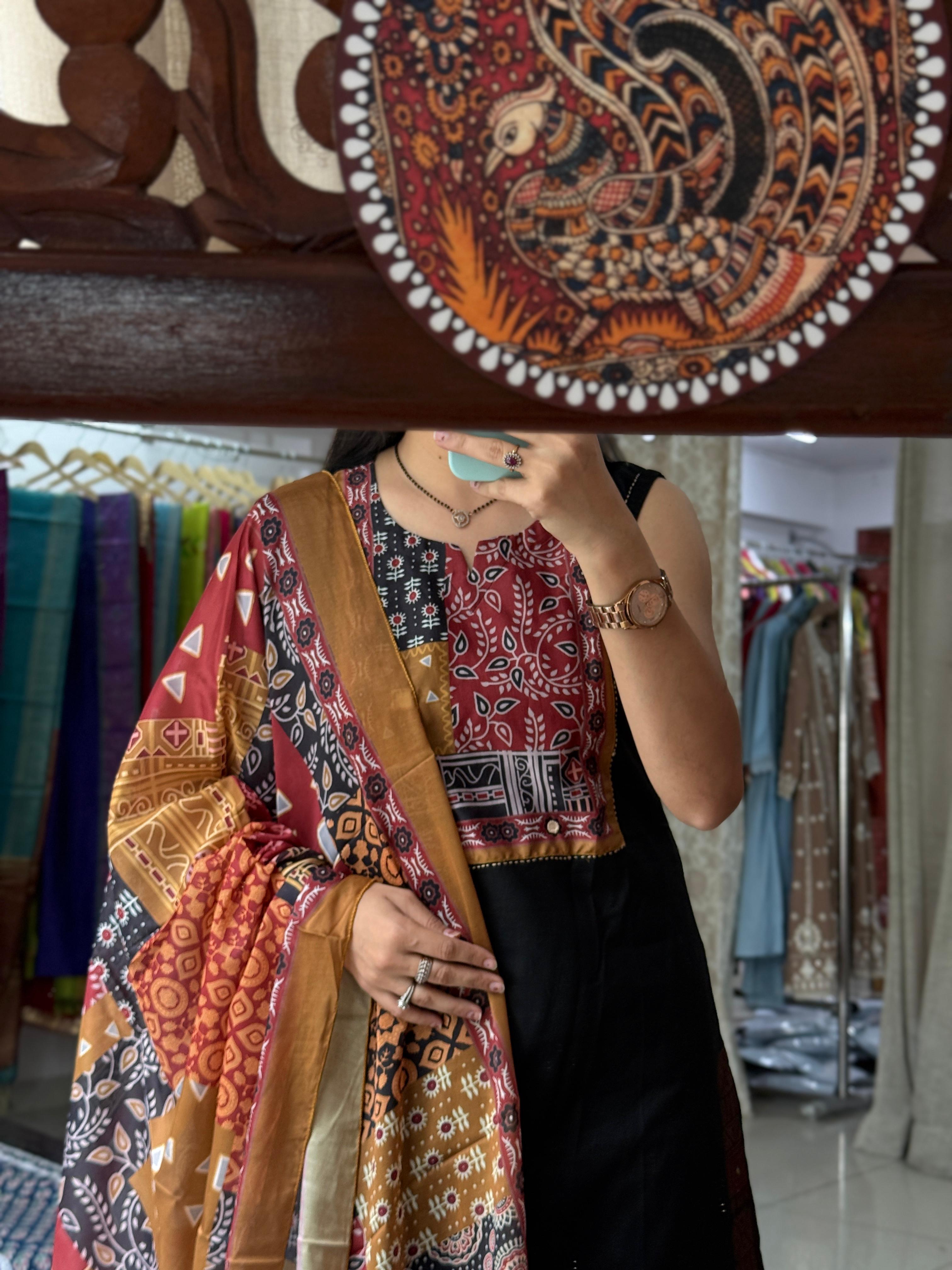 Black Sleeveless Suit Set with Handwork & Extra Sleeves