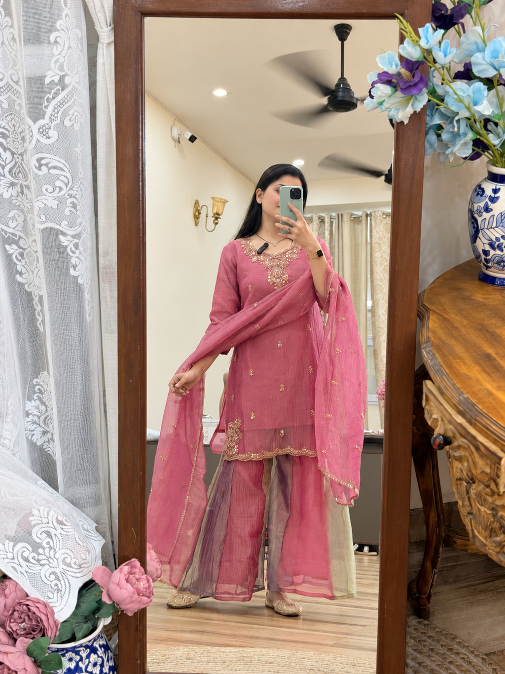 Crushed Tissue Suit| With lining| Hand embroidered | Beautiful Duppata