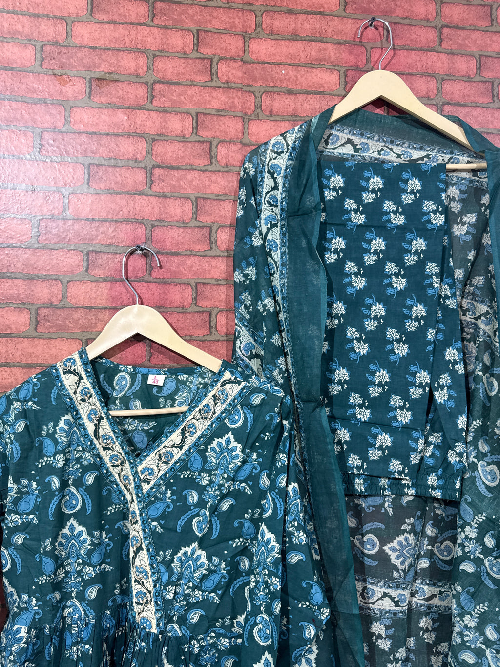 Green Suit Set| Hand embroidered| Duppata | Cotton