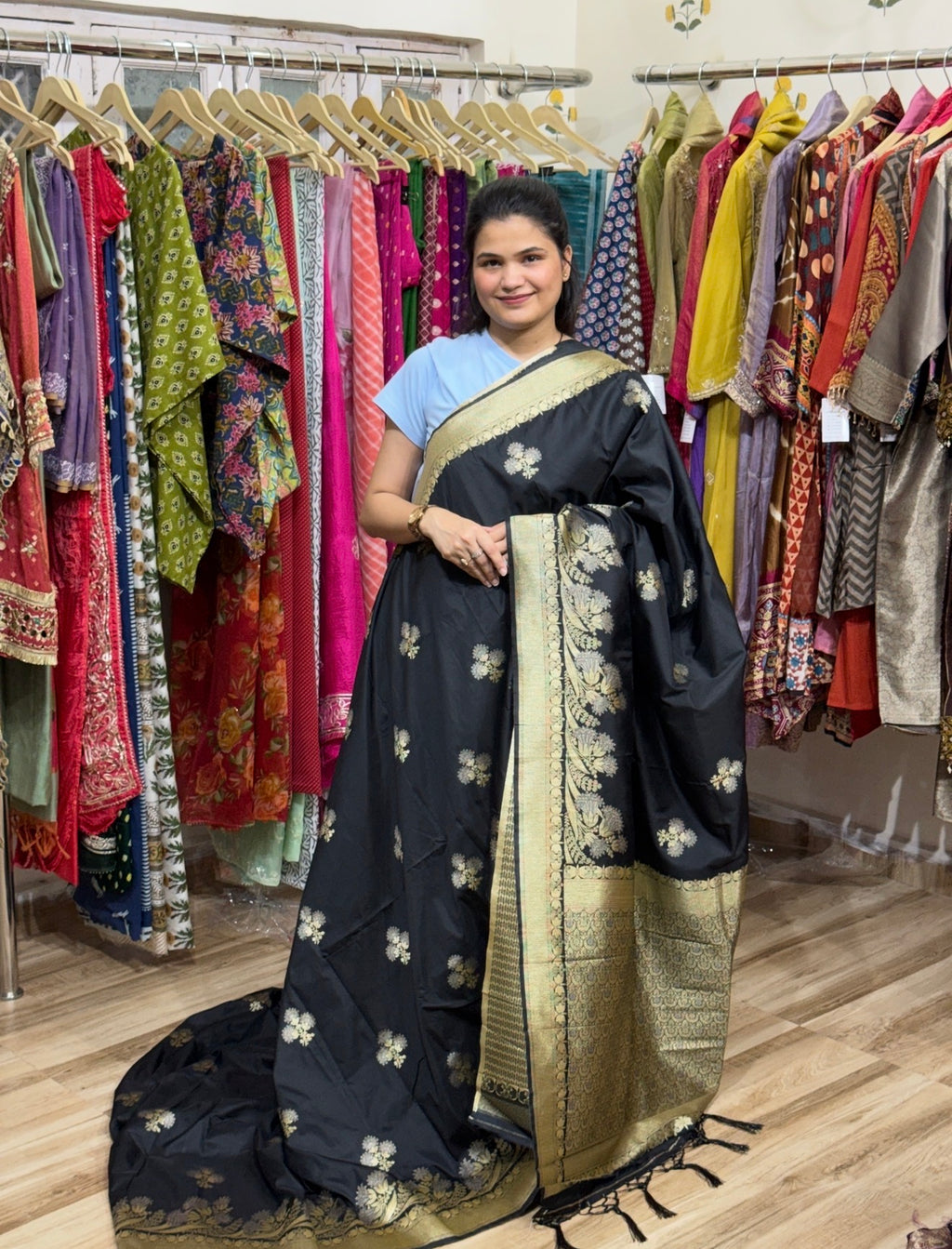 Sale Saree | with blouse | Woven Design| Silk