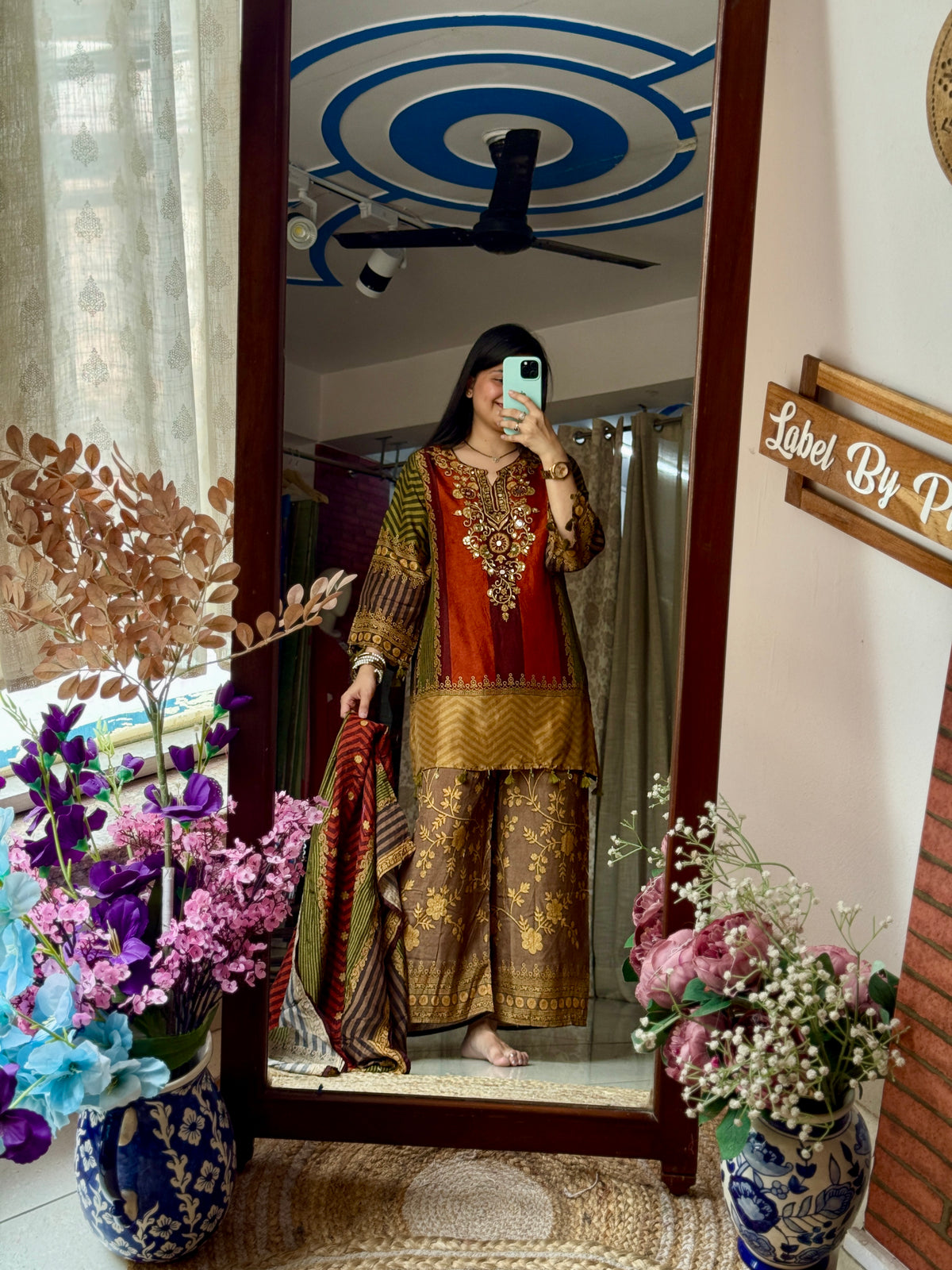 Beautiful Kurta Set with palzo pant and Duppata| Cotton lining| Hand embroidered| Muslin Fabric