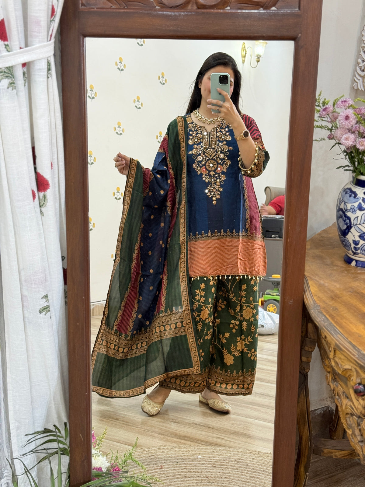 Beautiful Kurta Set with palzo pant and Duppata| Cotton lining| Hand embroidered| Muslin Fabric