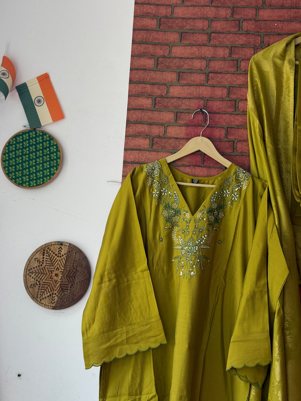 Green cutwork | Cotton silk | With lining | Embroidered