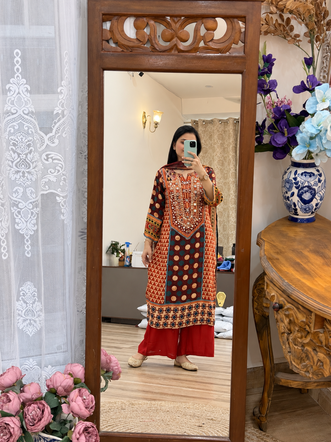 Pakistani Printed Suit Set with Hand Embroidery | Cotton Lining| Chinon Duppata | Muslin