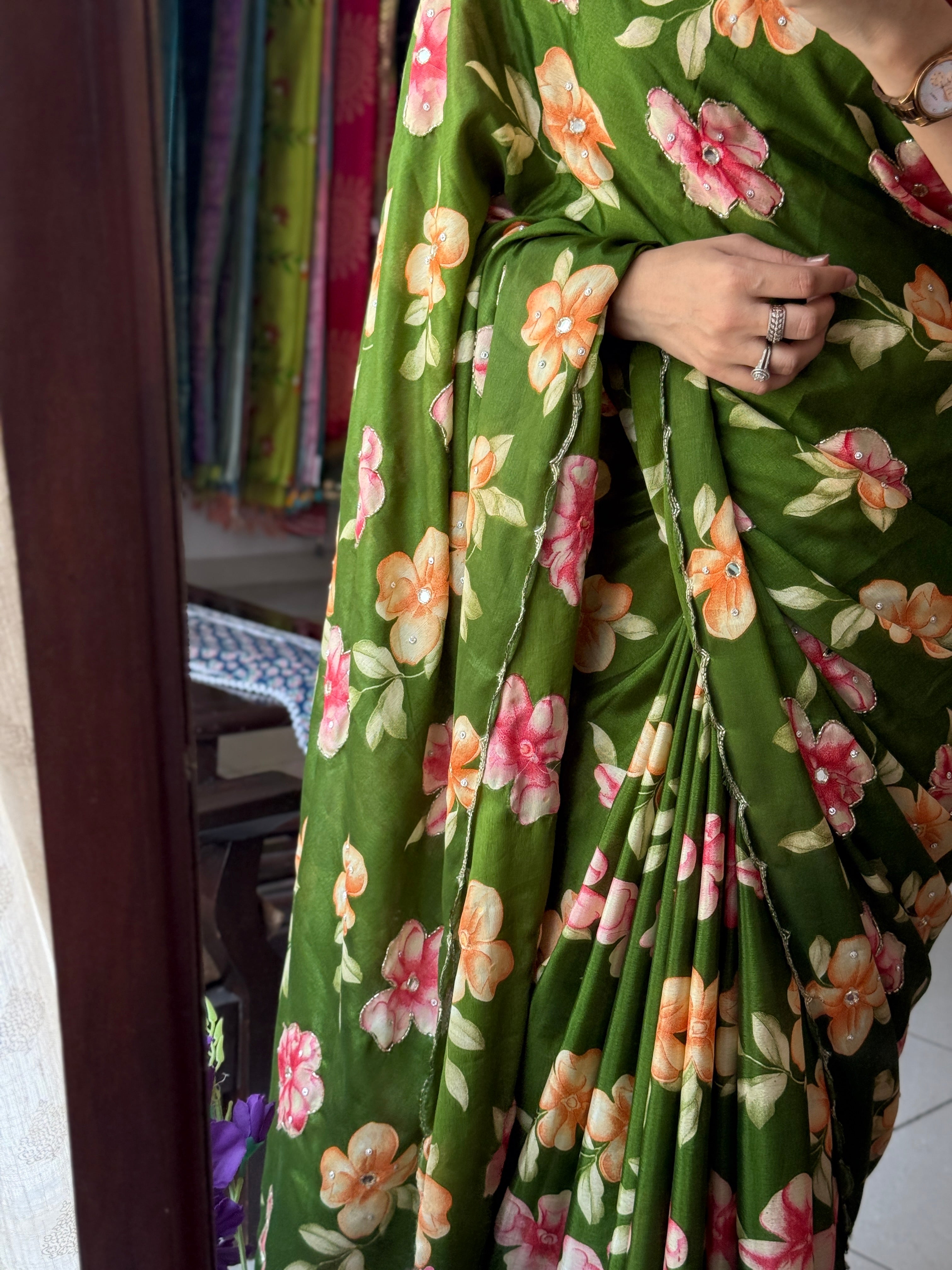 Green cutdana Saree|  scallop border| With blouse| Crepe Fabric| Heavy hand embroidery on pallu & pleates