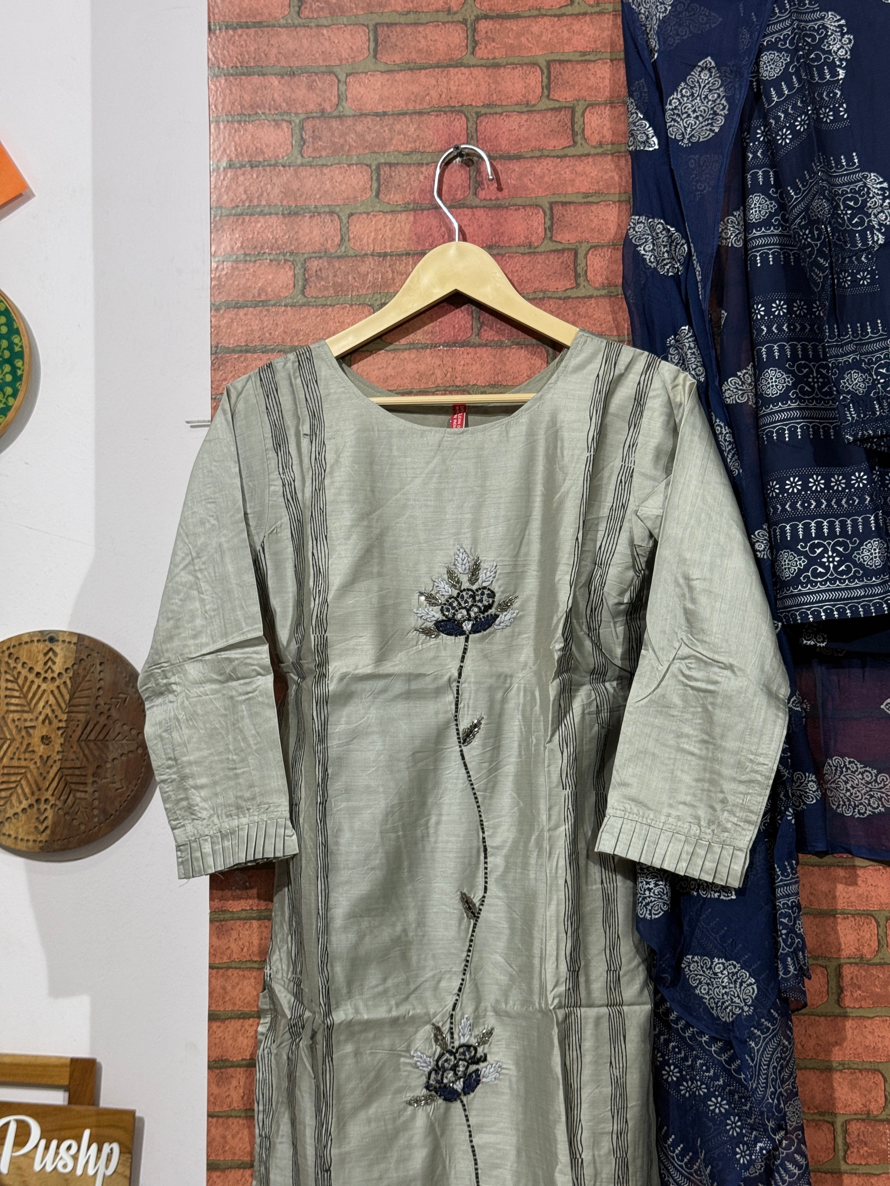 Grey Suit Set| Hand embroidered| | Cotton Silk| With lining