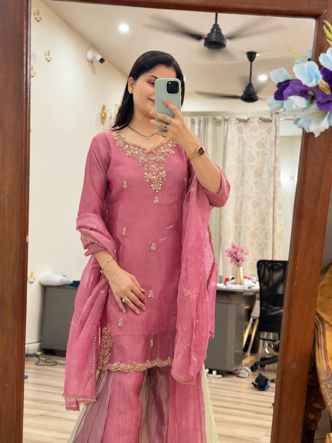 Crushed Tissue Suit| With lining| Hand embroidered | Beautiful Duppata