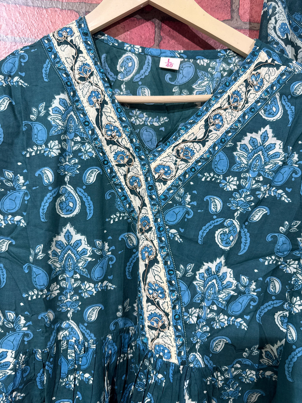 Green Suit Set| Hand embroidered| Duppata | Cotton