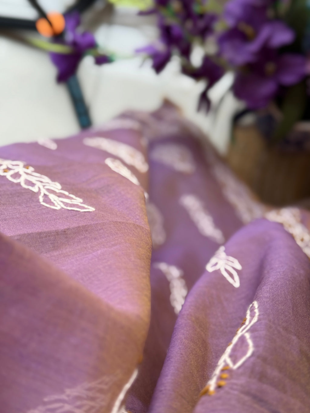 Dual tone Hand Embroidered Chikanakri Saree| Mul Chanderi Fabric| With embroidered blouse