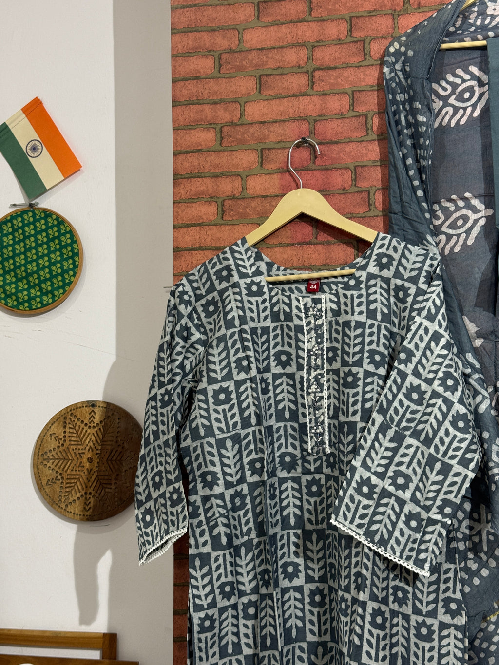 Grey Suit Set| Silk Cotton| With lining| Batik