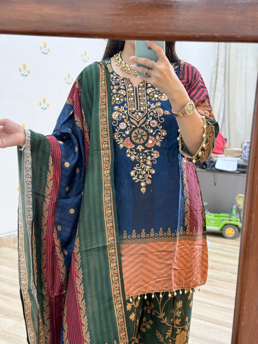 Beautiful Kurta Set with palzo pant and Duppata| Cotton lining| Hand embroidered| Muslin Fabric