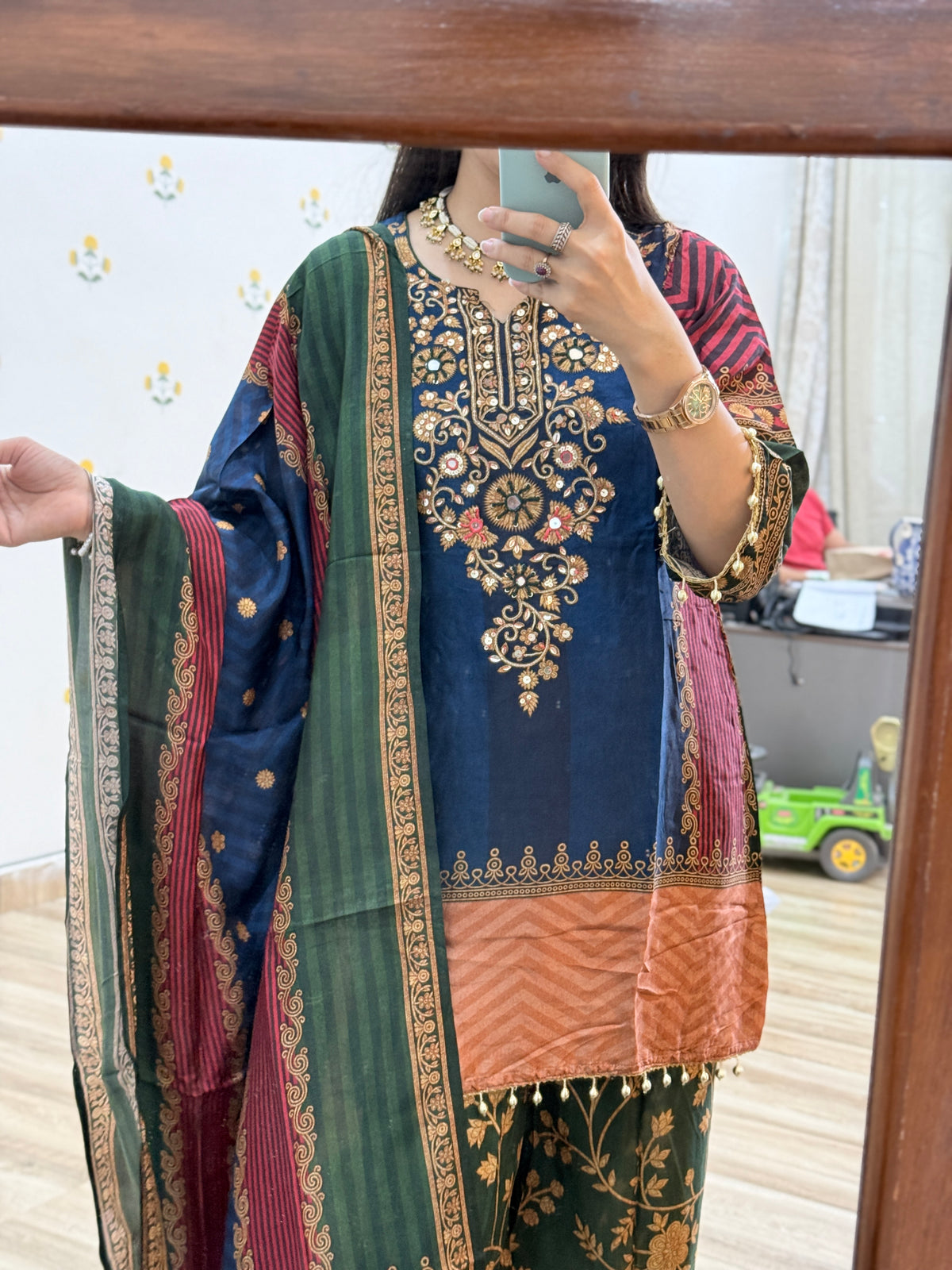 Beautiful Kurta Set with palzo pant and Duppata| Cotton lining| Hand embroidered| Muslin Fabric