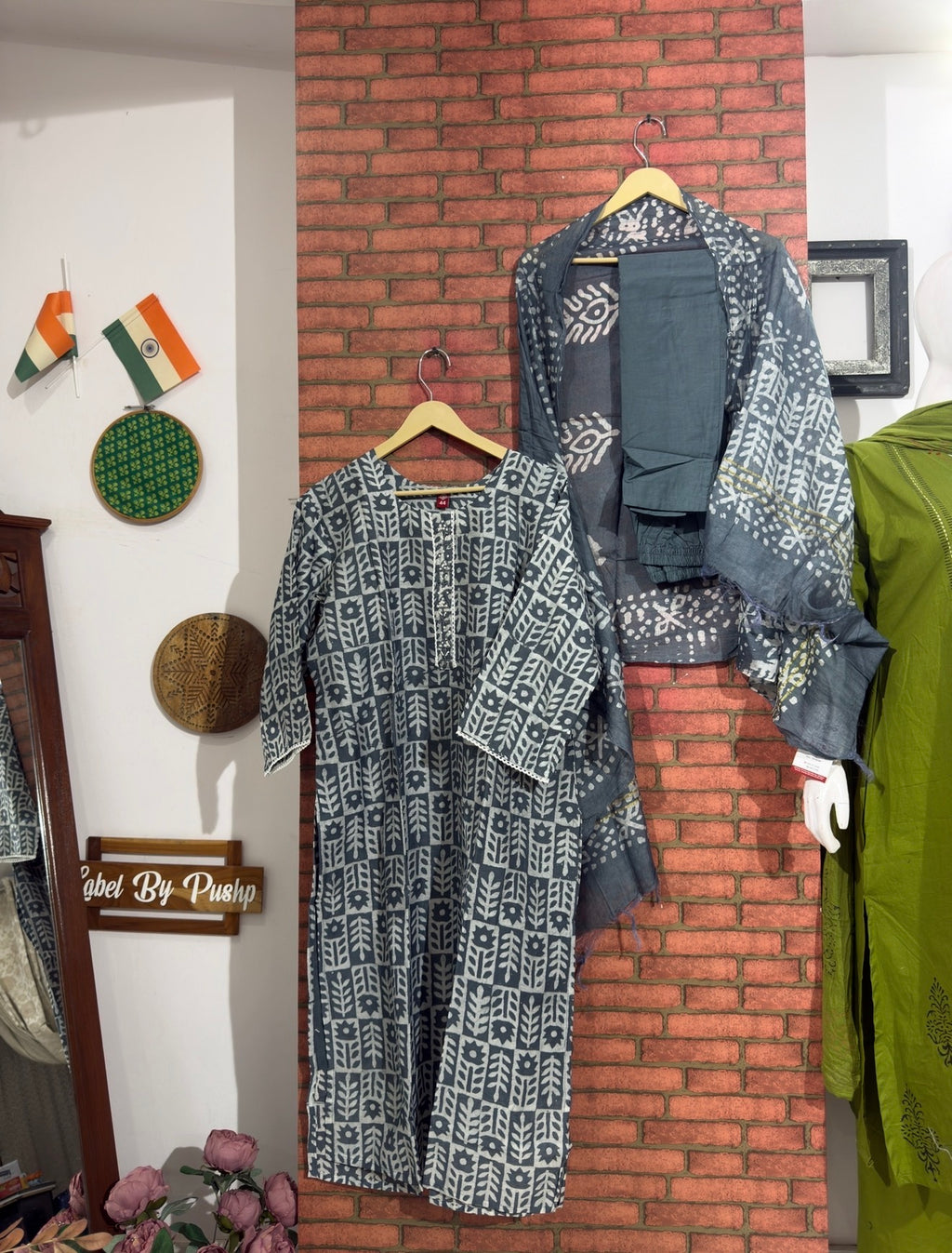 Grey Suit Set| Silk Cotton| With lining| Batik