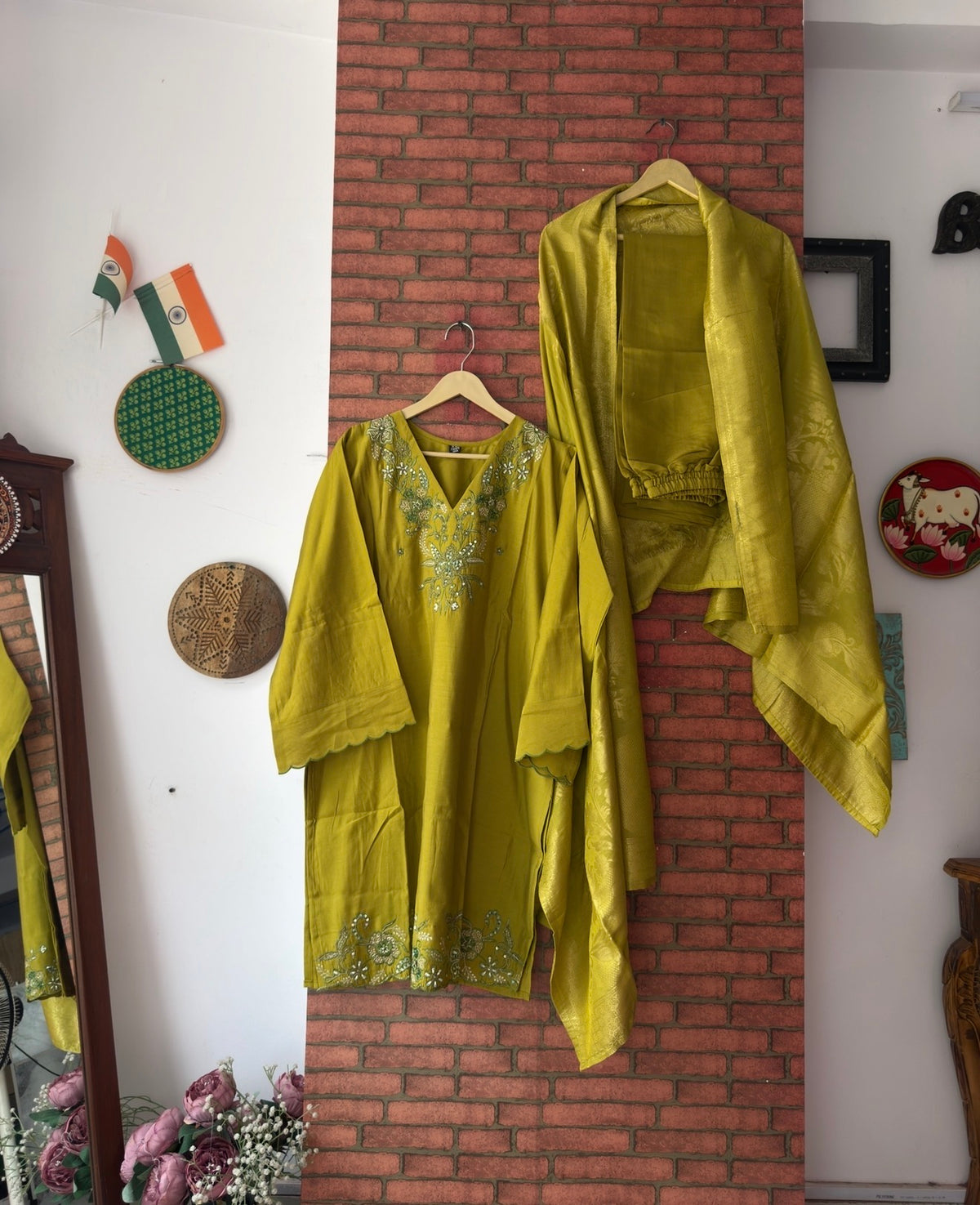 Green cutwork | Cotton silk | With lining | Embroidered