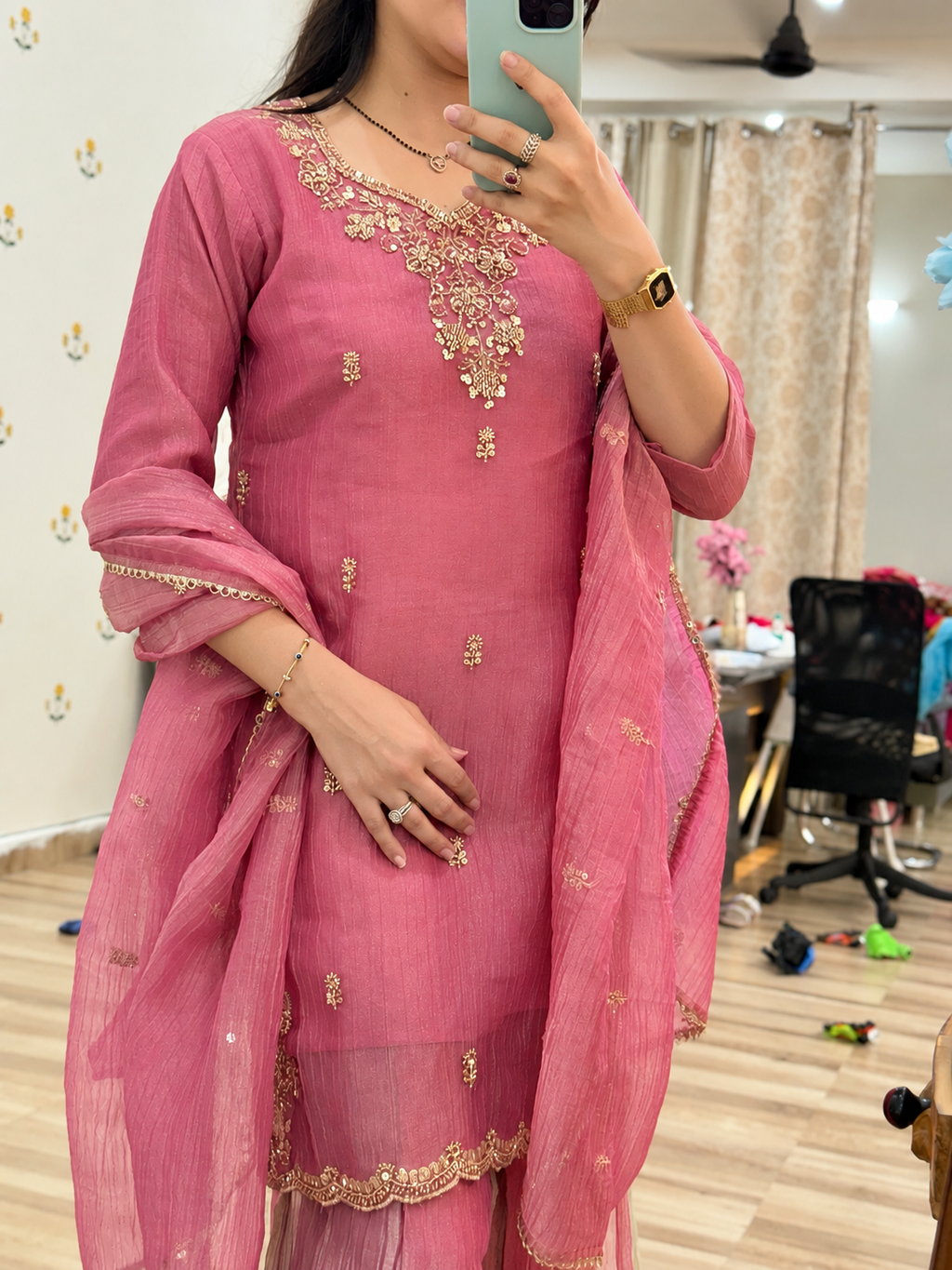 Crushed Tissue Suit| With lining| Hand embroidered | Beautiful Duppata