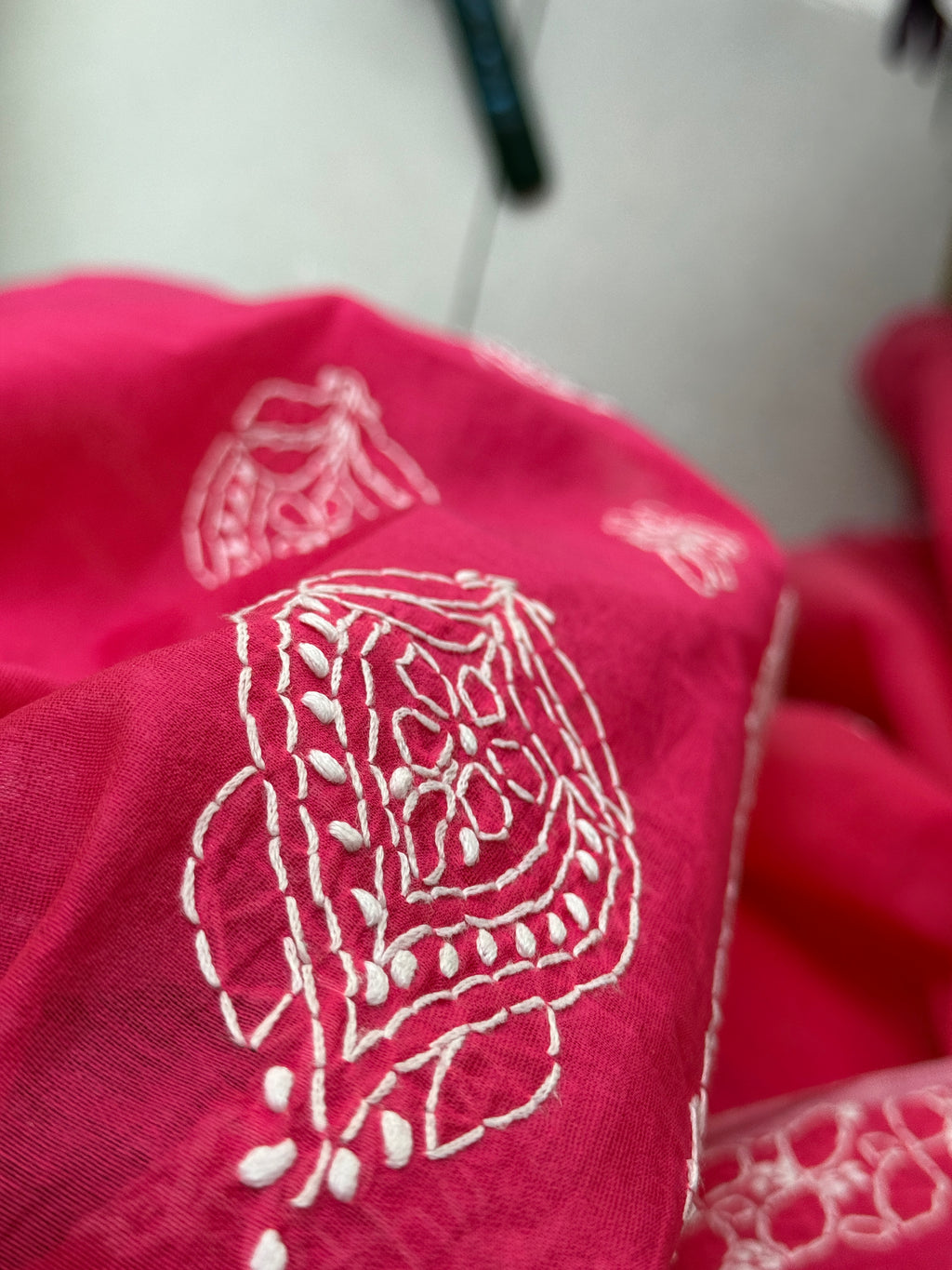 Pink Hand Embroidered Chikanakri Saree| Mul Chanderi Fabric| With embroidered blouse