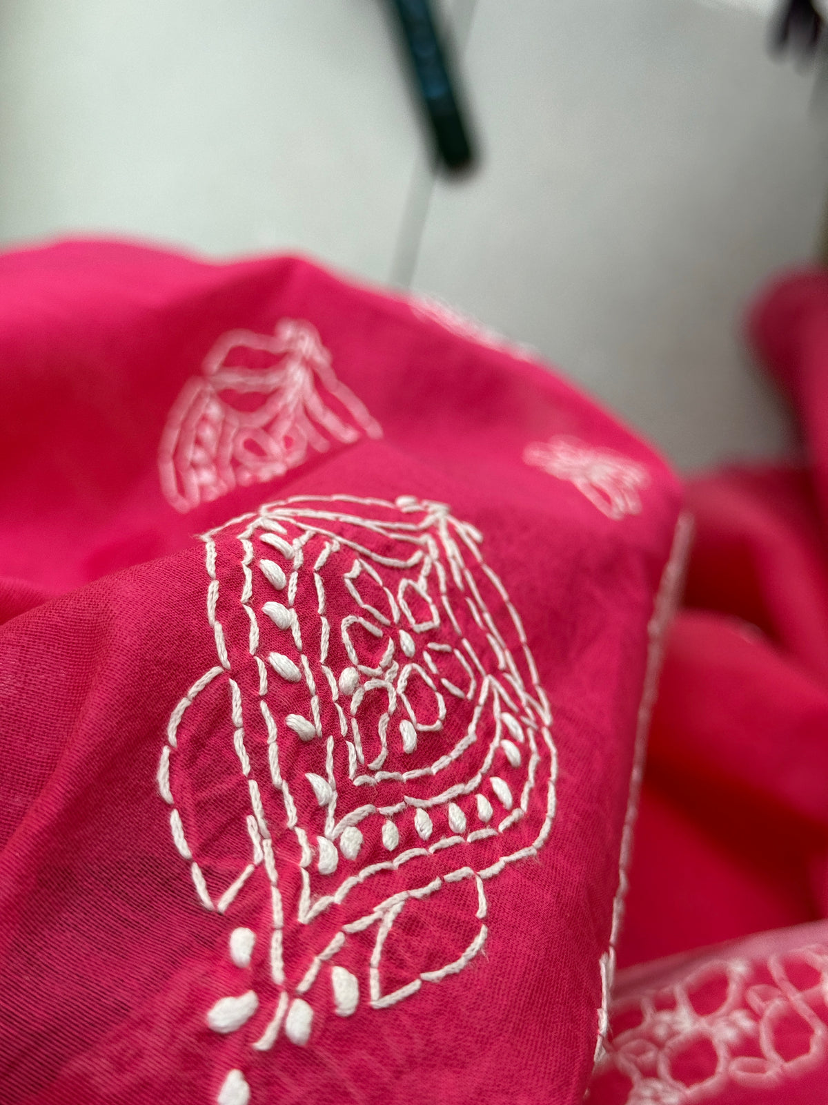 Pink Hand Embroidered Chikanakri Saree| Mul Chanderi Fabric| With embroidered blouse