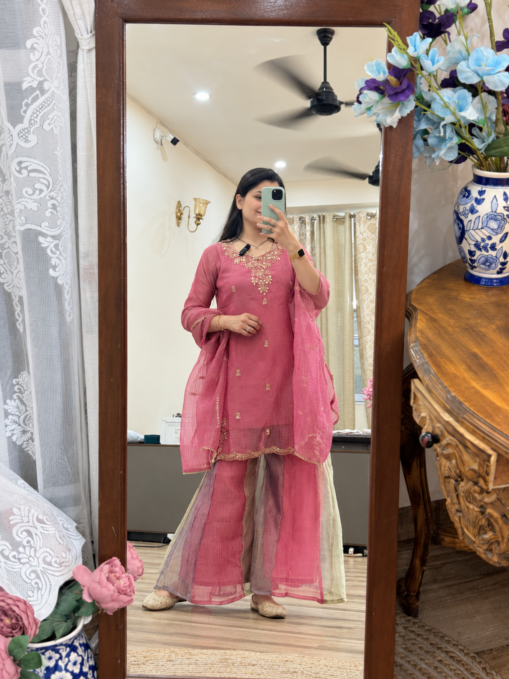 Crushed Tissue Suit| With lining| Hand embroidered | Beautiful Duppata