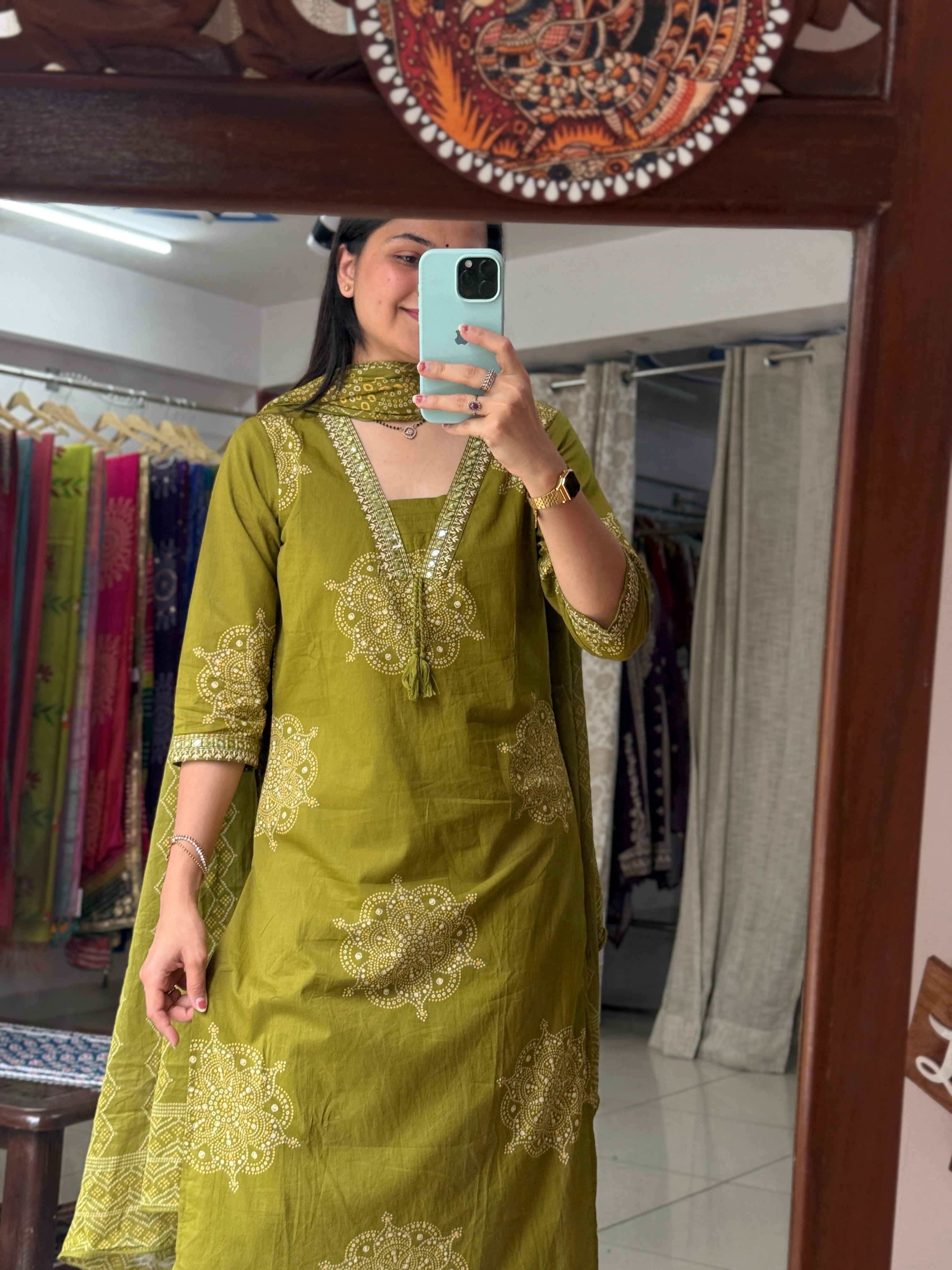 Green Bandhani Suit Set for Women | Printed Ethnic Suit with Dupatta